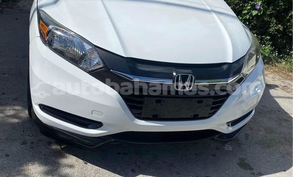 Buy Used Honda HR–V White Car in Freetown in Eleuthera