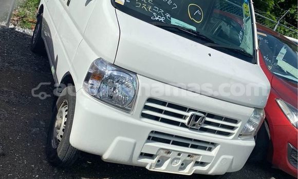 Buy Used Mini Cooper S clubman White Car in Marsh Harbour in Abaco