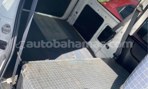 Buy Used Mini Cooper S clubman White Car in Marsh Harbour in Abaco Buy Used Mini Cooper S clubman White Car in Marsh Harbour in Abaco