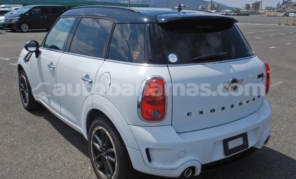 Buy Used Mini Cooper S clubman White Car in Import - Dubai in Abaco Buy Used Mini Cooper S clubman White Car in Import - Dubai in Abaco