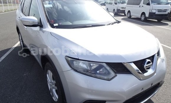 Buy Used Nissan X–Trail White Car in Import - Dubai in Abaco