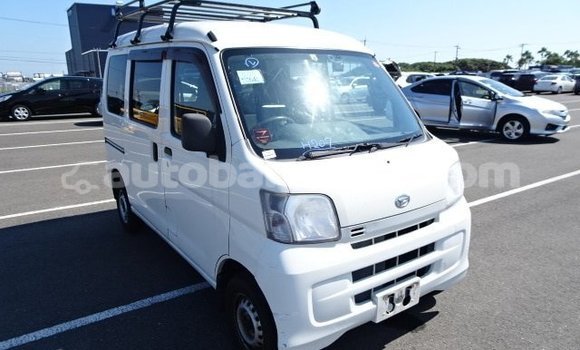 Buy Used Daihatsu Hijet White Car in Import - Dubai in Abaco