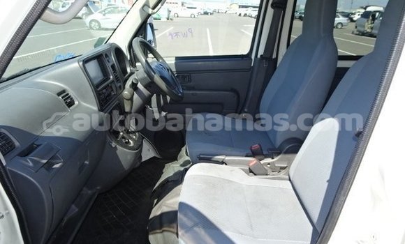 Buy Used Daihatsu Hijet White Car in Import - Dubai in Abaco Buy Used Daihatsu Hijet White Car in Import - Dubai in Abaco