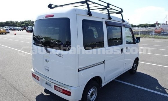Buy Used Daihatsu Hijet White Car in Import - Dubai in Abaco Buy Used Daihatsu Hijet White Car in Import - Dubai in Abaco