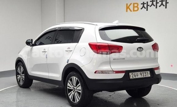 Buy Used Kia Sportage White Car in Import - Dubai in Abaco Buy Used Kia Sportage White Car in Import - Dubai in Abaco