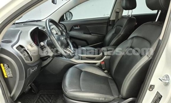 Buy Used Kia Sportage White Car in Import - Dubai in Abaco Buy Used Kia Sportage White Car in Import - Dubai in Abaco