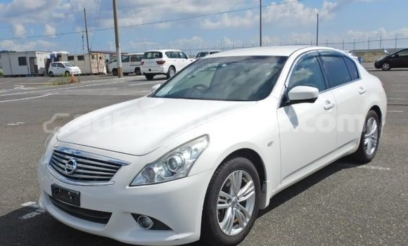 Buy Used Nissan Skyline White Car in Marsh Harbour in Abaco Buy Used Nissan Skyline White Car in Marsh Harbour in Abaco