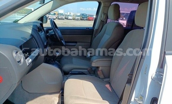 Buy Used Jeep Compass White Car in Marsh Harbour in Abaco Buy Used Jeep Compass White Car in Marsh Harbour in Abaco