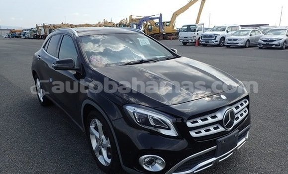 Buy Used Mercedes-Benz GLA-klasse Black Car in Import - Dubai in Abaco