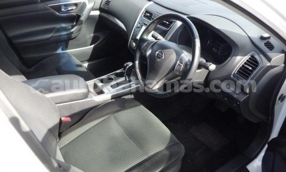 Buy Used Nissan Teana White Car in Import - Dubai in Abaco Buy Used Nissan Teana White Car in Import - Dubai in Abaco