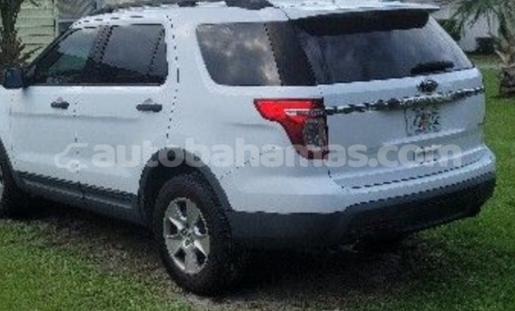 Buy Used Ford Explorer White Car in Import - Dubai in Abaco Buy Used Ford Explorer White Car in Import - Dubai in Abaco