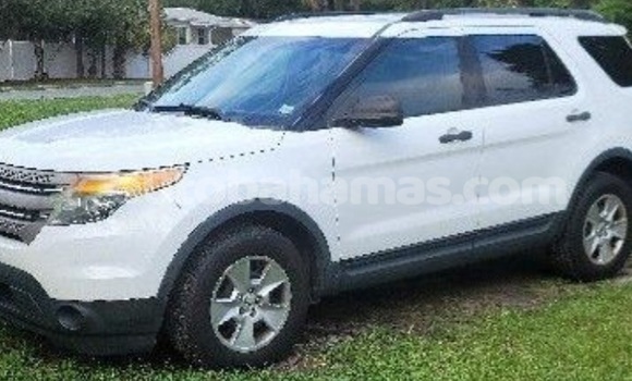 Buy Used Ford Explorer White Car in Import - Dubai in Abaco Buy Used Ford Explorer White Car in Import - Dubai in Abaco