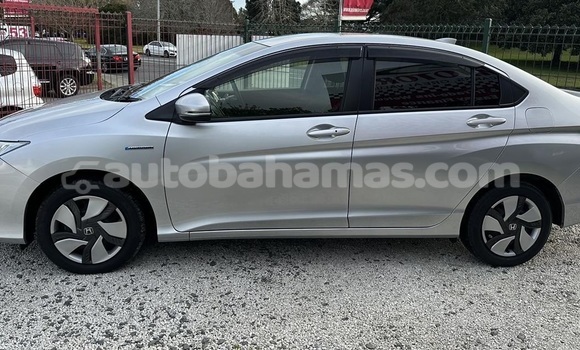 Buy Used Honda Grace Silver Car in Freetown in Eleuthera Buy Used Honda Grace Silver Car in Freetown in Eleuthera