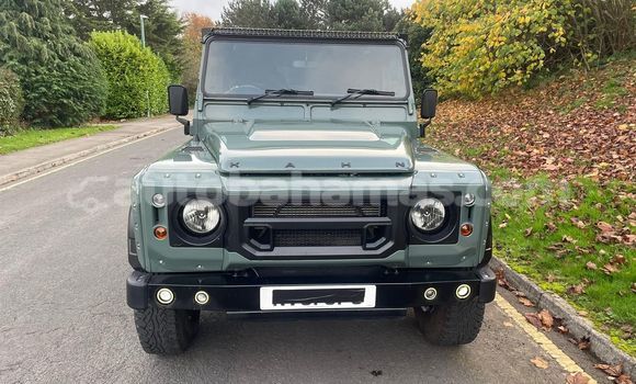 Buy Used Land Rover Defender Green Car in Freetown in Eleuthera Buy Used Land Rover Defender Green Car in Freetown in Eleuthera