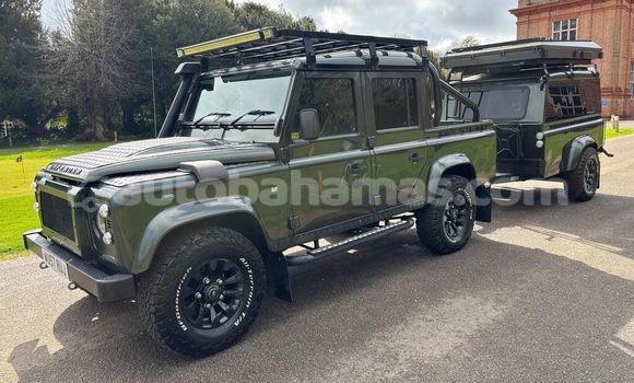 Buy Used Land Rover Defender Green Car in Freetown in Eleuthera Buy Used Land Rover Defender Green Car in Freetown in Eleuthera