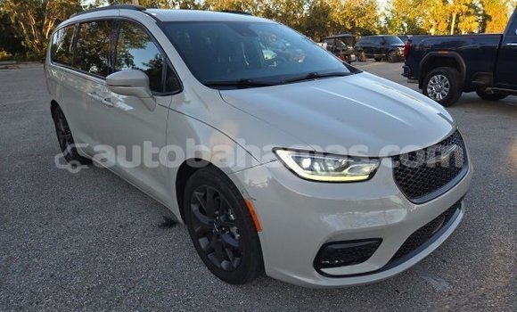 Buy Used Chrysler Pacifica White Car in Freetown in Eleuthera Buy Used Chrysler Pacifica White Car in Freetown in Eleuthera