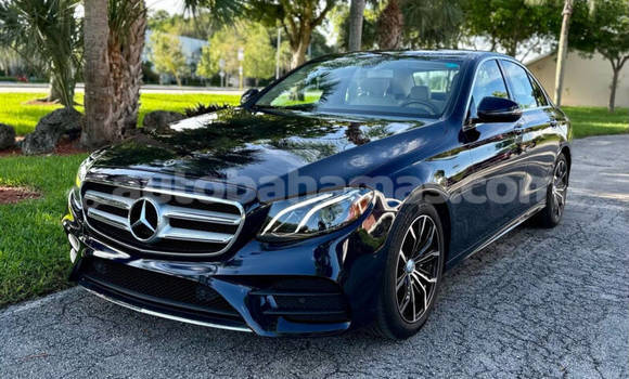 Buy Used Mercedes-Benz E–Class Blue Car in Freetown in Eleuthera