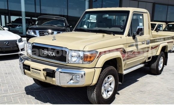 Buy Used Toyota Land Cruiser White Car in Marsh Harbour in Abaco Buy Used Toyota Land Cruiser White Car in Marsh Harbour in Abaco