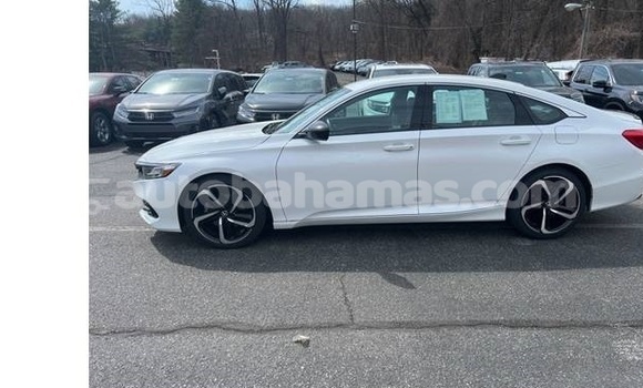Buy Used Honda Accord White Car in Marsh Harbour in Abaco Buy Used Honda Accord White Car in Marsh Harbour in Abaco