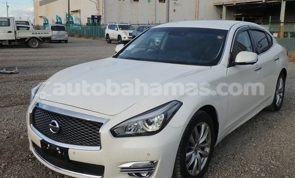 Buy Used Nissan Fuga White Car in Marsh Harbour in Abaco