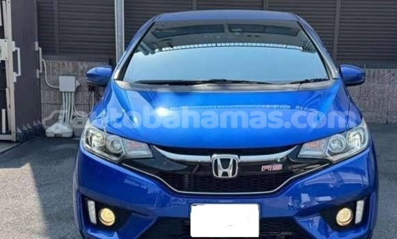 Buy Used Honda FIT White Car in Marsh Harbour in Abaco Buy Used Honda FIT White Car in Marsh Harbour in Abaco