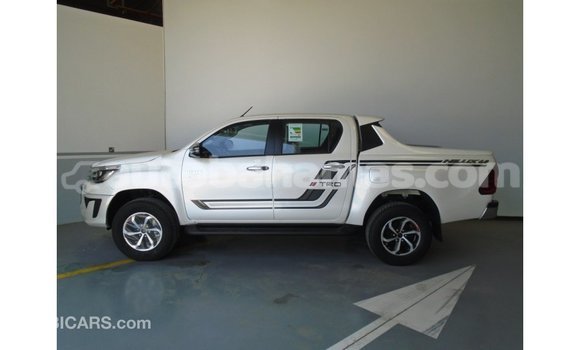 Buy Import Toyota Hilux White Car in Import - Dubai in Abaco Buy Import Toyota Hilux White Car in Import - Dubai in Abaco