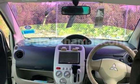 Buy Used Mitsubishi Space Wagon White Car in Marsh Harbour in Abaco Buy Used Mitsubishi Space Wagon White Car in Marsh Harbour in Abaco