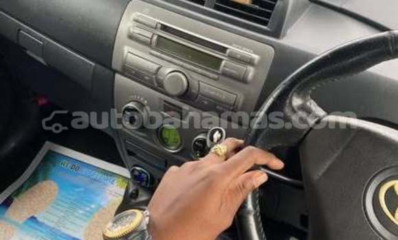Buy Used Toyota bB Blue Car in Coopers Town in Abaco Buy Used Toyota bB Blue Car in Coopers Town in Abaco