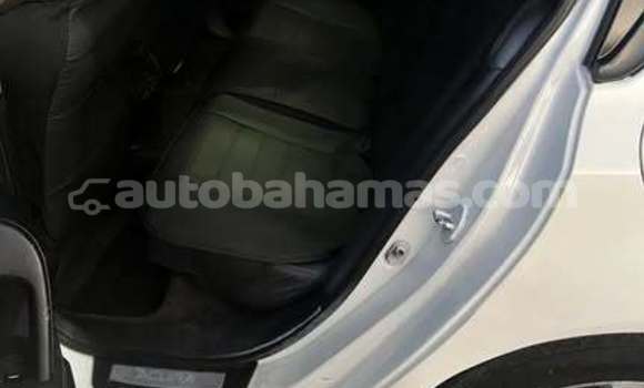 Buy Used Acura TL White Car in Andros Town in Andros Buy Used Acura TL White Car in Andros Town in Andros