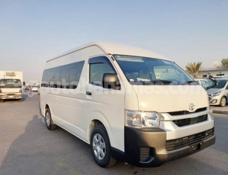 Big with watermark toyota hiace abaco marsh harbour 2199