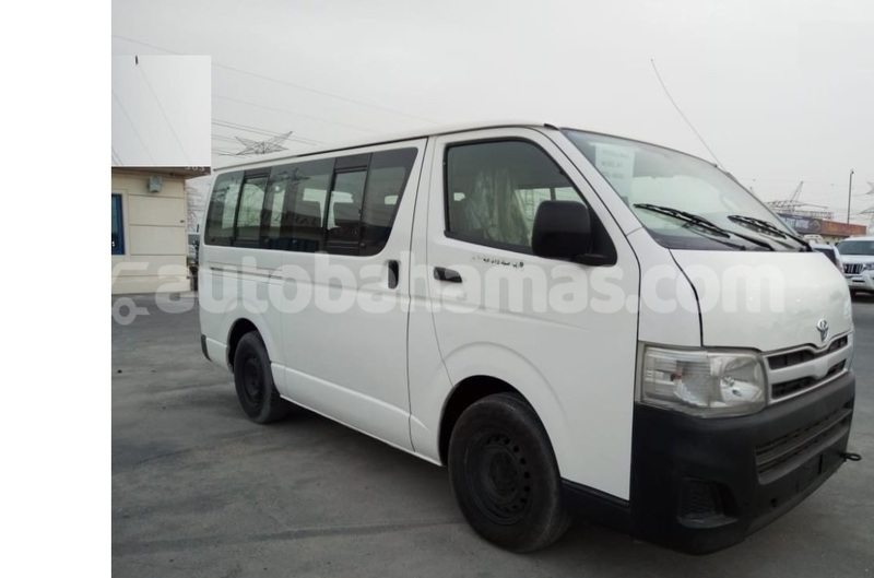 Big with watermark toyota hiace abaco marsh harbour 2199