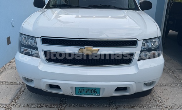 Buy Used Chevrolet Tahoe White Car in Import - Dubai in Abaco