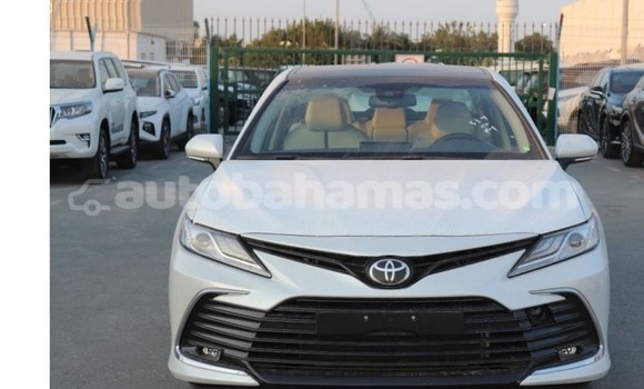 Buy Used Toyota Camry White Car in Marsh Harbour in Abaco