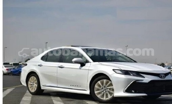 Buy Used Toyota Camry White Car in Marsh Harbour in Abaco Buy Used Toyota Camry White Car in Marsh Harbour in Abaco