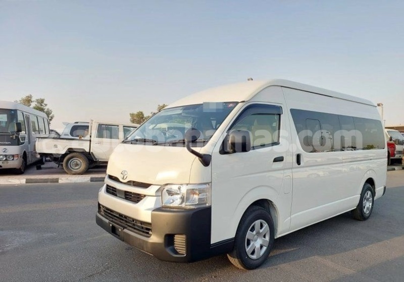 Big with watermark toyota hiace abaco marsh harbour 2231