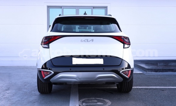 Buy Used Kia Sportage White Car in Marsh Harbour in Abaco Buy Used Kia Sportage White Car in Marsh Harbour in Abaco