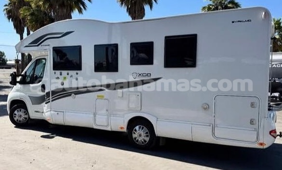 Buy Used Fiat 900T White Car in Marsh Harbour in Abaco Buy Used Fiat 900T White Car in Marsh Harbour in Abaco