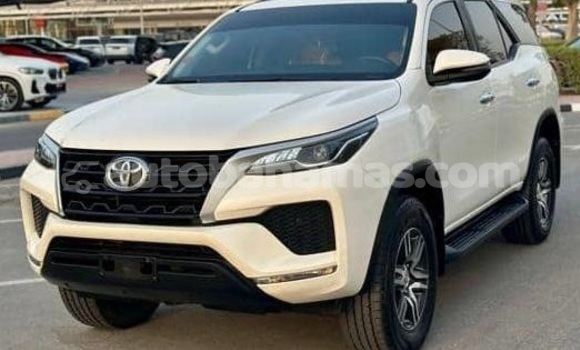 Buy Used Toyota Fortuner White Car in Marsh Harbour in Abaco Buy Used Toyota Fortuner White Car in Marsh Harbour in Abaco