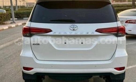 Buy Used Toyota Fortuner White Car in Marsh Harbour in Abaco Buy Used Toyota Fortuner White Car in Marsh Harbour in Abaco