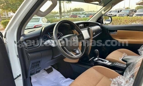 Buy Used Toyota Fortuner White Car in Marsh Harbour in Abaco Buy Used Toyota Fortuner White Car in Marsh Harbour in Abaco