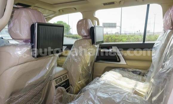 Buy Used Toyota Land Cruiser White Car in Marsh Harbour in Abaco Buy Used Toyota Land Cruiser White Car in Marsh Harbour in Abaco