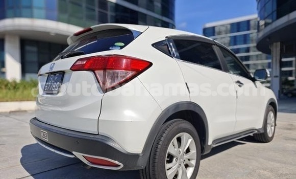 Buy Used Honda Vezel White Car in Marsh Harbour in Abaco Buy Used Honda Vezel White Car in Marsh Harbour in Abaco