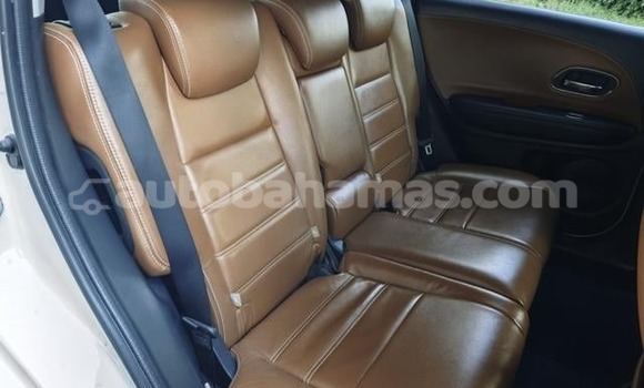 Buy Used Honda Vezel White Car in Marsh Harbour in Abaco Buy Used Honda Vezel White Car in Marsh Harbour in Abaco