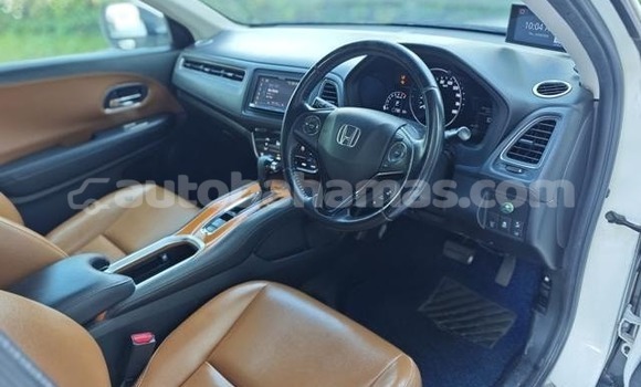 Buy Used Honda Vezel White Car in Marsh Harbour in Abaco Buy Used Honda Vezel White Car in Marsh Harbour in Abaco