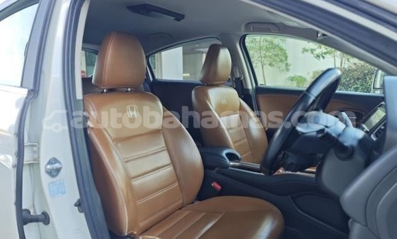 Buy Used Honda Vezel White Car in Marsh Harbour in Abaco Buy Used Honda Vezel White Car in Marsh Harbour in Abaco