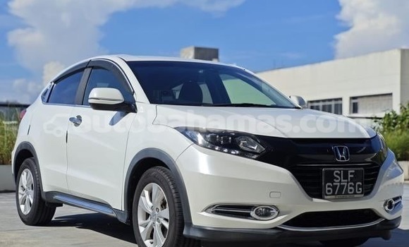 Buy Used Honda Vezel White Car in Marsh Harbour in Abaco Buy Used Honda Vezel White Car in Marsh Harbour in Abaco