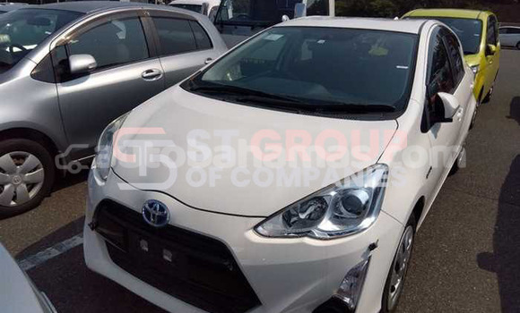 Buy Used Toyota Aqua White Car in Freetown in Eleuthera