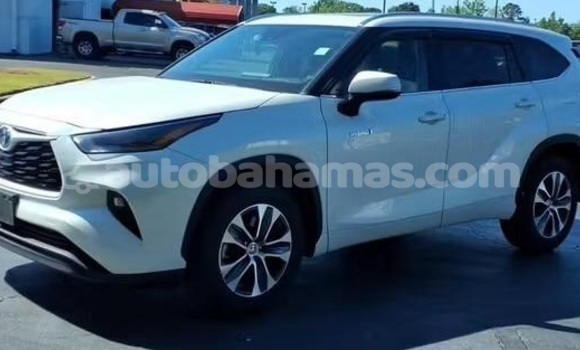 Buy Used Toyota Highlander White Car in Marsh Harbour in Abaco Buy Used Toyota Highlander White Car in Marsh Harbour in Abaco