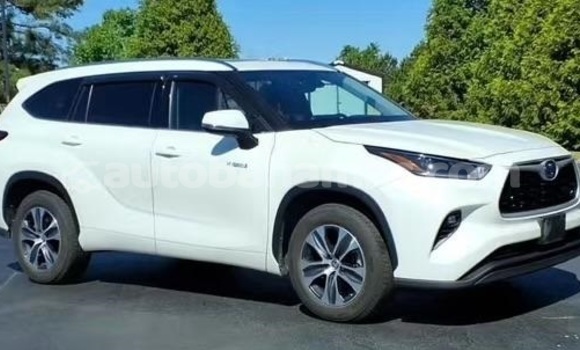 Buy Used Toyota Highlander White Car in Marsh Harbour in Abaco Buy Used Toyota Highlander White Car in Marsh Harbour in Abaco