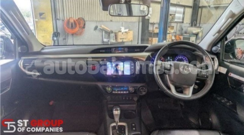 Big with watermark toyota hilux eleuthera freetown 2329